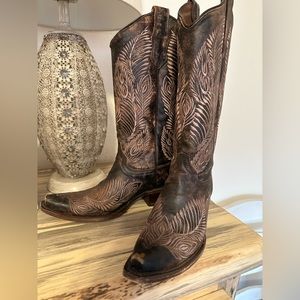 Circle G cowboy boots worn a total of four times! Size 8.